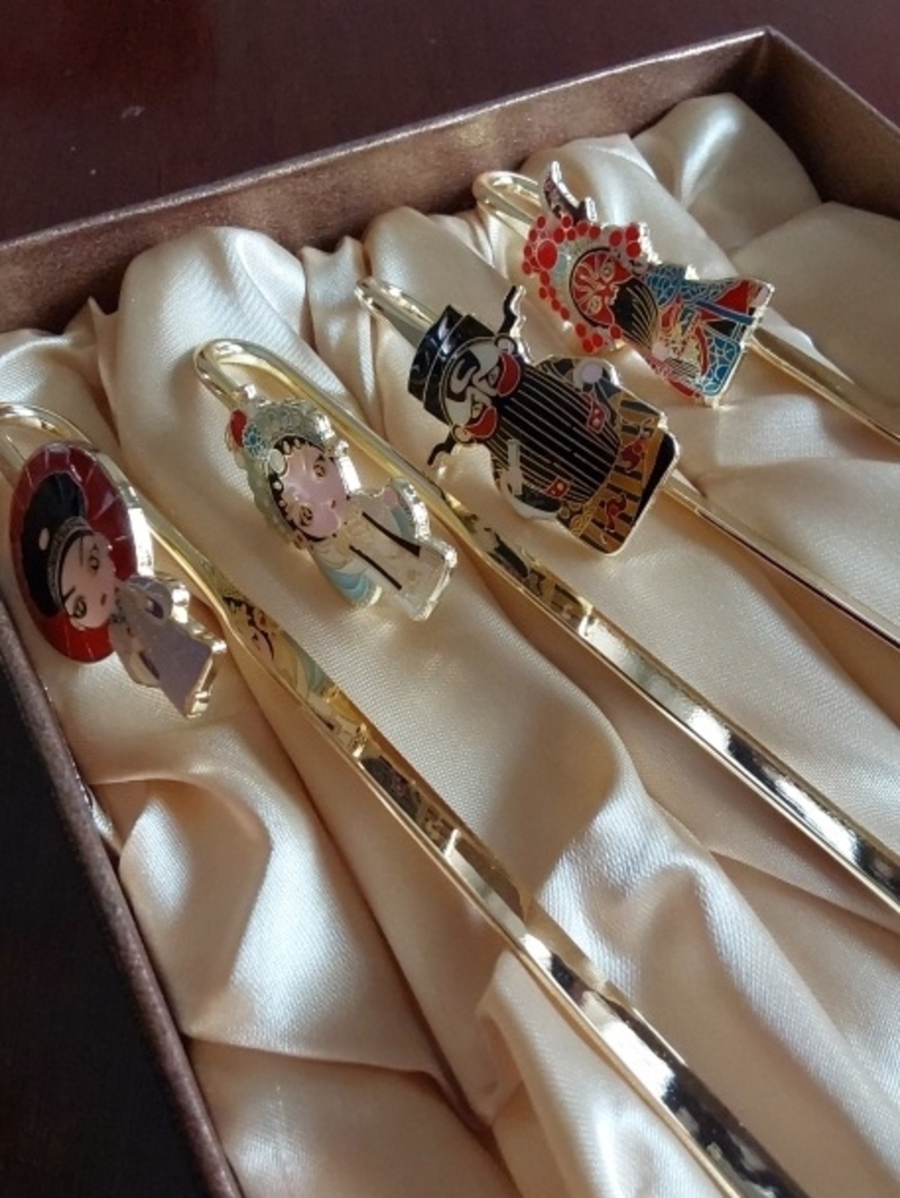 Peking Opera Mask Bookmark. Excellent Condition - Picture 7 of 10